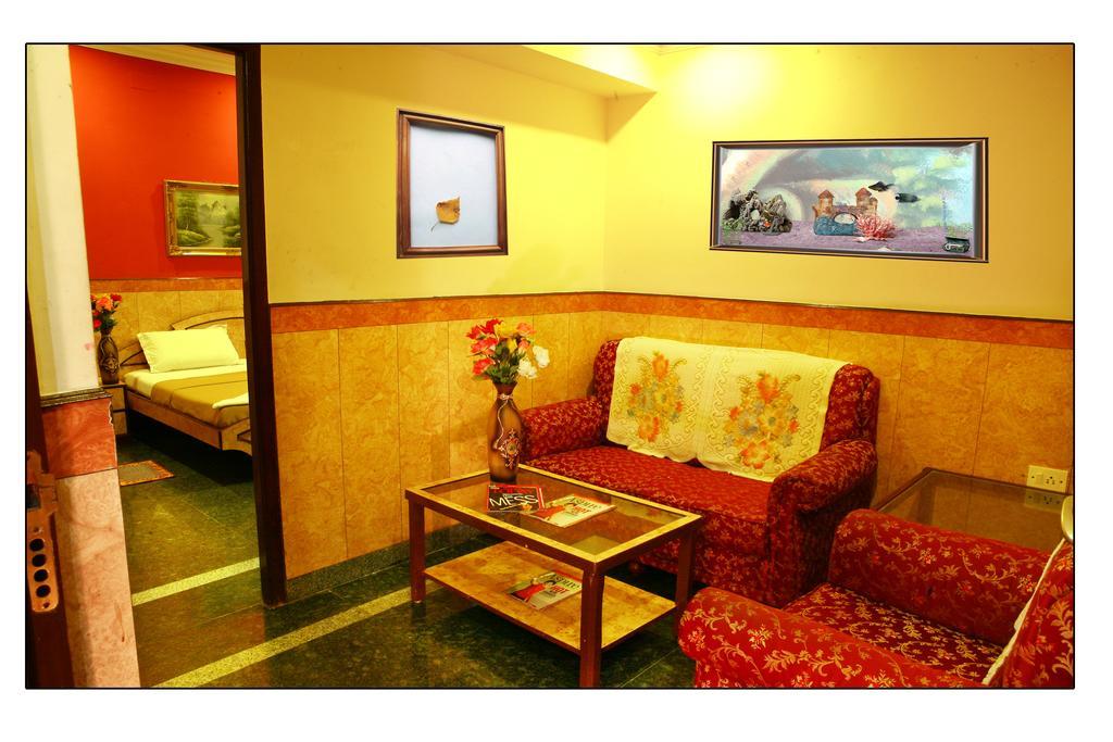 Hotel Suriya International Ченай Екстериор снимка