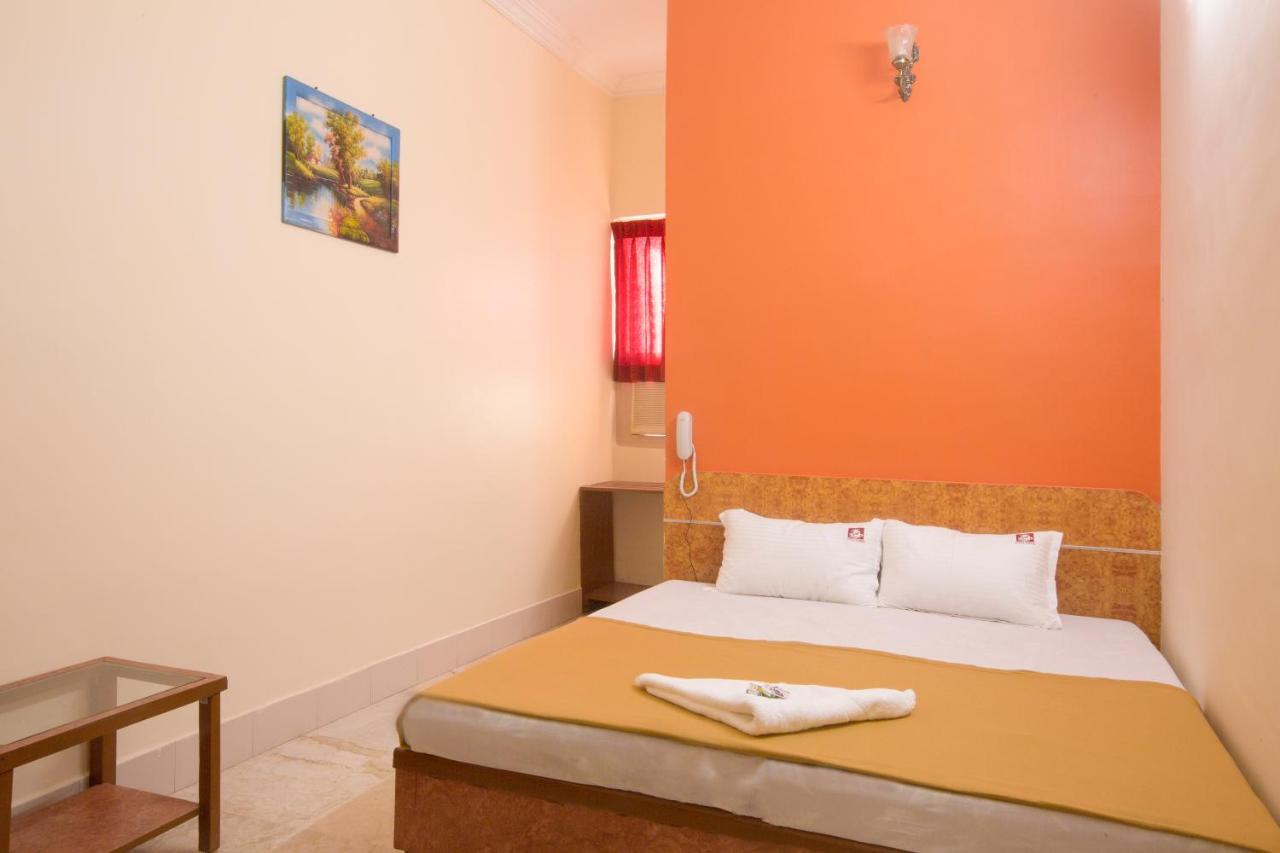 Hotel Suriya International Ченай Екстериор снимка